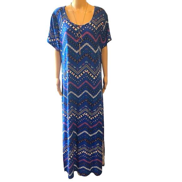 Bobbie Brooks Maxi Dress Women Plus 2X Blue Aztec side slits Stretch W/Necklace - Picture 1 of 11